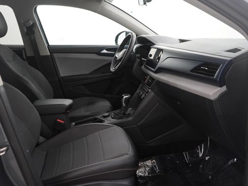 Used 2022 Volkswagen Taos SE image 12