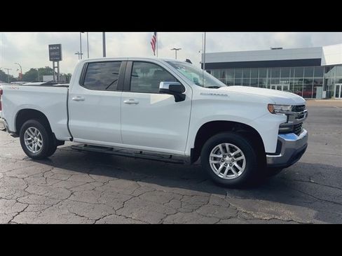 Certified 2022 Chevrolet Silverado 1500 LT w/ Convenience Package II AWD/4WD image 2