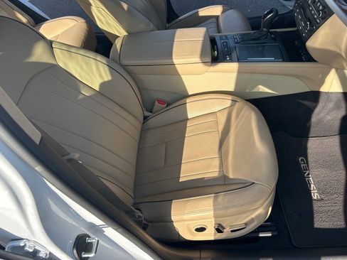 Used 2016 Hyundai Genesis 3.8 w/ Option Group 03 image 21