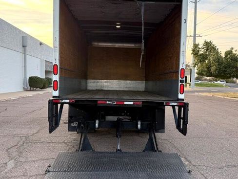 Used 2023 Isuzu NPR image 18