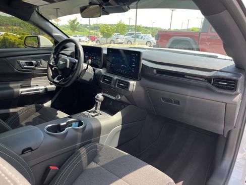 Used 2025 Ford Mustang Coupe RWD image 20