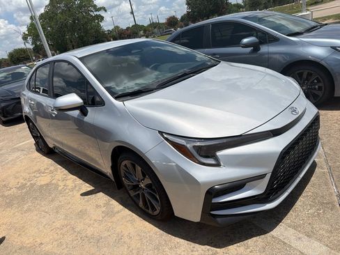 Used 2026 Toyota Corolla SE FWD image 6