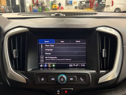 Used 2024 GMC Terrain SLE w/ Driver Convenience Package image 22