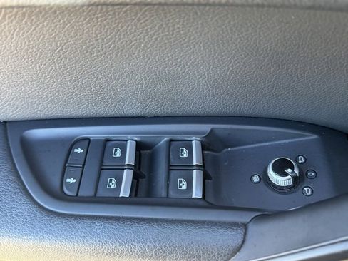 Used 2019 Audi Q5 2.0T Premium image 10