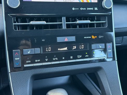 Used 2022 Toyota Avalon XLE w/ Moonroof Package FWD image 22