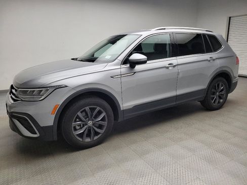 Used 2022 Volkswagen Tiguan SE AWD/4WD image 2