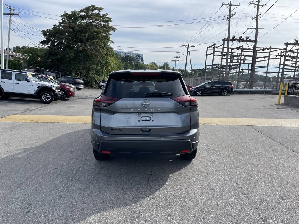 Used 2025 Nissan Rogue SV FWD image 4