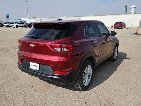 Used 2024 Chevrolet TrailBlazer LS w/ LS Convenience Package FWD image 8