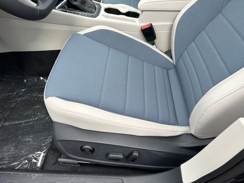 New 2025 Volkswagen Jetta SE FWD image 23