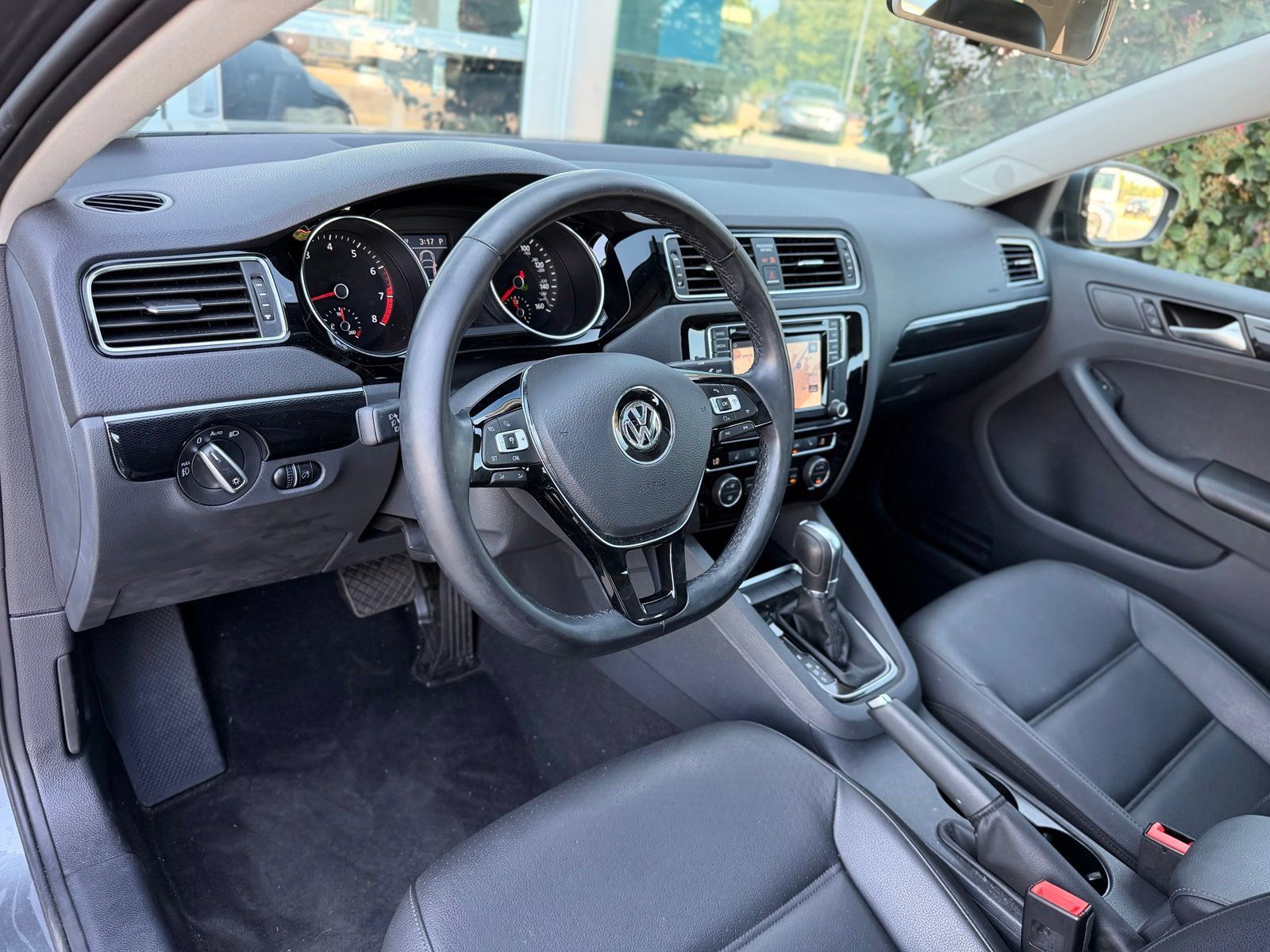 Used 2017 Volkswagen Jetta SEL Premium FWD image 19