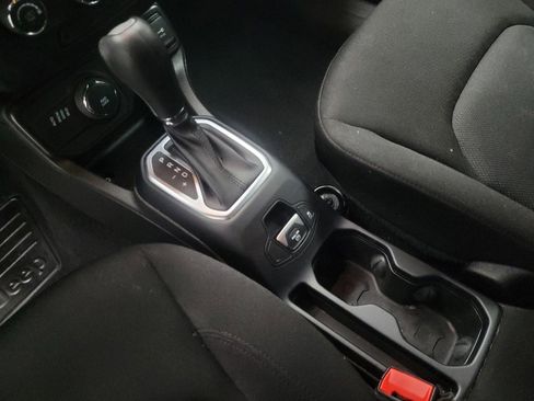 Used 2020 Jeep Renegade Sport w/ Sport Appearance Group AWD/4WD image 26