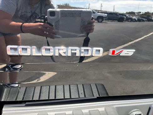 Used 2017 Chevrolet Colorado Z71 w/ Z71 Midnight Edition AWD/4WD image 33