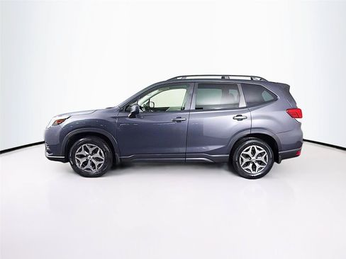 Used 2023 Subaru Forester Premium AWD/4WD image 4
