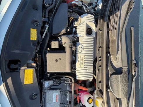 Used 2012 Toyota Prius V Five image 18