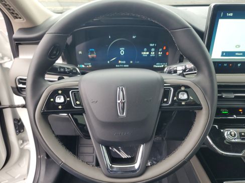 New 2026 Lincoln Corsair Premiere image 16