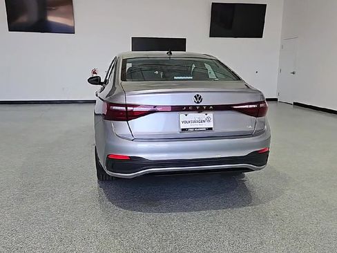 New 2026 Volkswagen Jetta SE FWD image 8