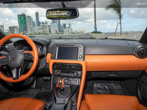 Used 2020 Nissan GT-R Premium w/ Premium Interior Package AWD/4WD image 9