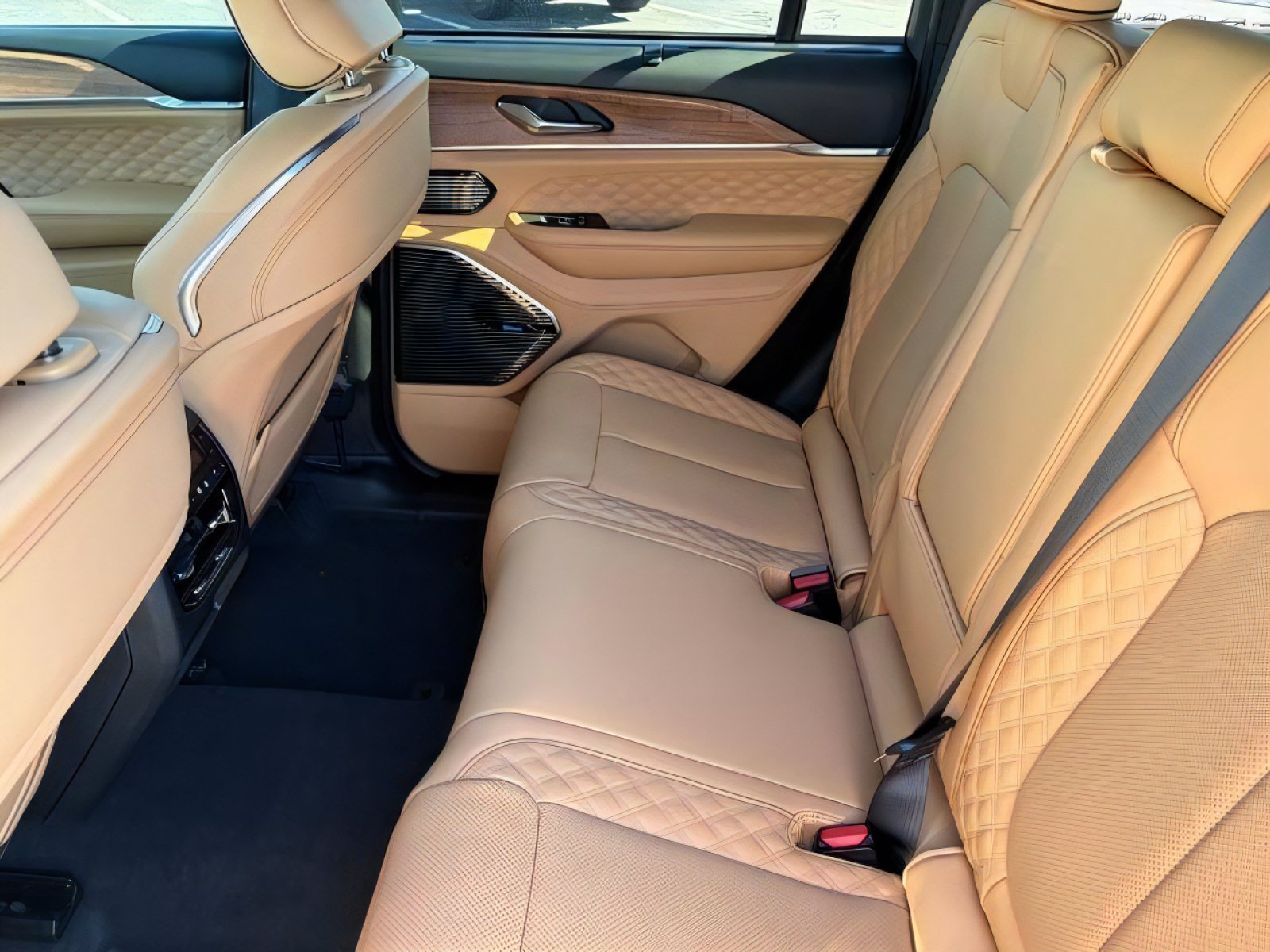 New 2027 Jeep Grand Cherokee Summit AWD/4WD image 12