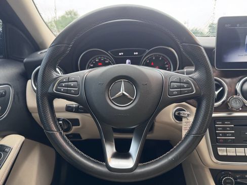 Used 2019 Mercedes-Benz GLA 250 4MATIC image 24