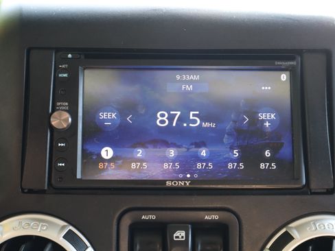 Used 2017 Jeep Wrangler Unlimited Sahara AWD/4WD image 42