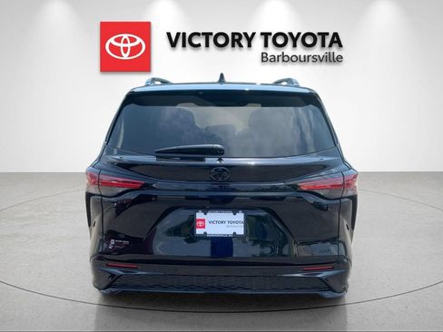 Used 2026 Toyota Sienna XSE FWD image 4