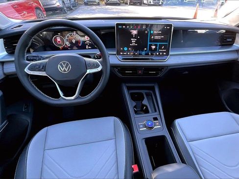 New 2026 Volkswagen Tiguan SE image 3