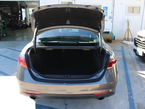 Used 2022 Alfa Romeo Giulia Ti image 32