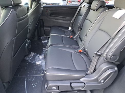 New 2026 Honda Odyssey Touring image 11