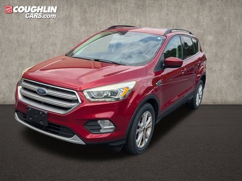 Used 2017 Ford Escape SE w/ Equipment Group 201A FWD image 3