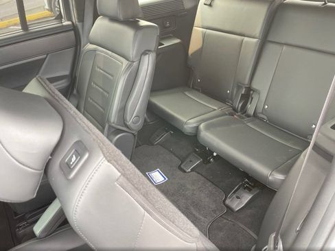 Used 2025 Hyundai Santa Fe Calligraphy AWD/4WD image 16
