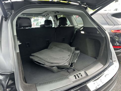 Used 2022 Lincoln Corsair Reserve w/ Equipment Group 201A image 8