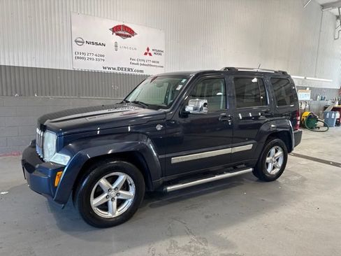 Used 2008 Jeep Liberty Limited w/ Premium Group AWD/4WD image 8