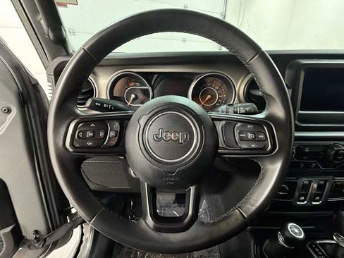 Used 2018 Jeep Wrangler Sport AWD/4WD image 16