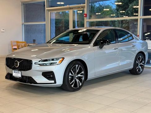 Used 2024 Volvo S60 B5 Core FWD image 4