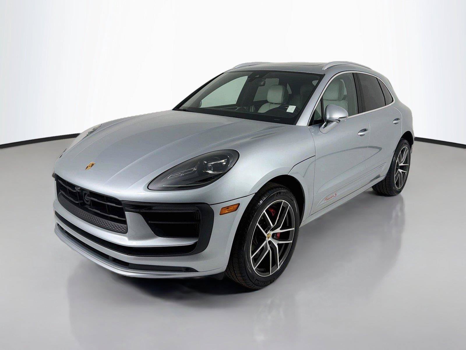 Certified 2023 Porsche Macan S AWD/4WD image 1