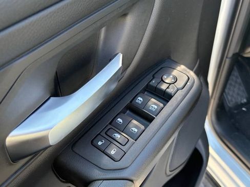New 2026 RAM 1500 Express AWD/4WD image 12