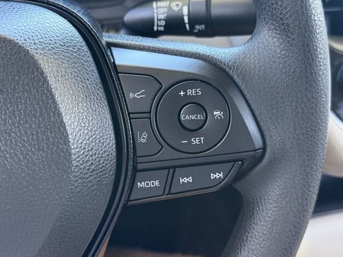 Used 2020 Toyota Corolla LE w/ Carpet Mat Package (TMS) FWD image 23