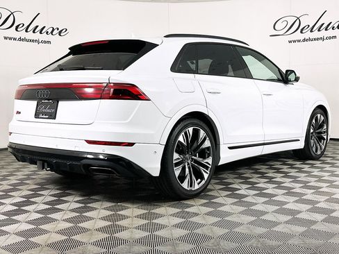 Used 2024 Audi Q8 Prestige w/ Prestige Package image 6