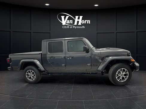 New 2026 Jeep Gladiator Sport AWD/4WD image 8
