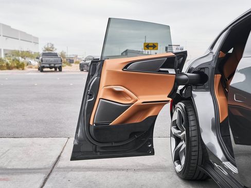 Used 2025 Ferrari Purosangue image 31