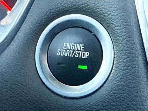 Used 2023 Chevrolet Traverse Premier image 8