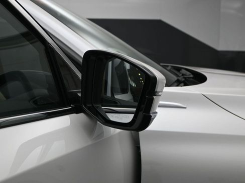 Used 2025 Acura MDX SH-AWD image 18