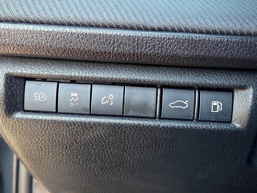 Used 2026 Toyota Camry SE FWD image 37