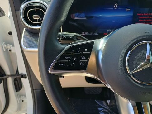 Used 2025 Mercedes-Benz GLC 300 image 26