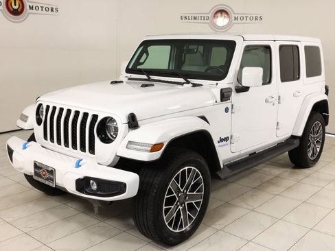 Used 2022 Jeep Wrangler Unlimited Sahara image 5
