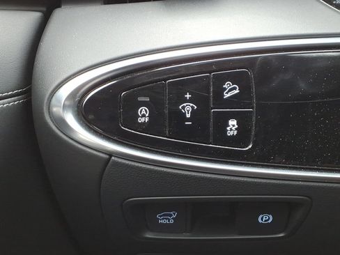 Used 2025 Genesis GV70 2.5T AWD/4WD image 19