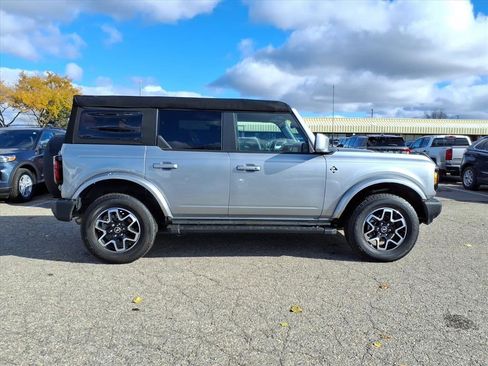 Used 2023 Ford Bronco Outer Banks image 6