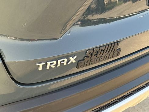 Certified 2025 Chevrolet Trax LT FWD image 33