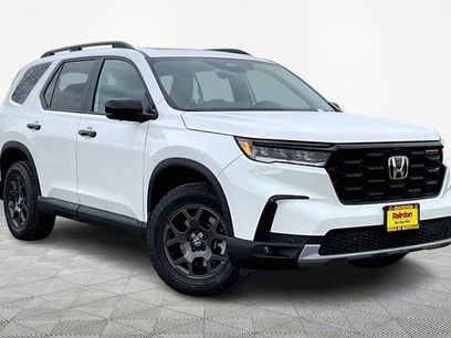 New 2025 Honda Pilot TrailSport