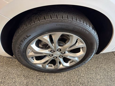 Used 2021 Buick Enclave Avenir w/ Avenir Technology Package FWD image 15